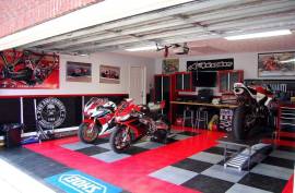 A newly renovated motorcycle workshop for sale, 62,500 €