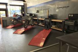 Great opportunity! offers to sell a motorcycle workshop, 85,000 €