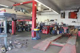 Car Workshop for sale with a wide portfolio of clients, 90,000 €