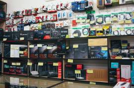Se vende Tienda de Informática con precios muy ajustados, 28,000 €