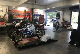 For sale Motorcycle Workshop with quality products and variety, 14,500 €